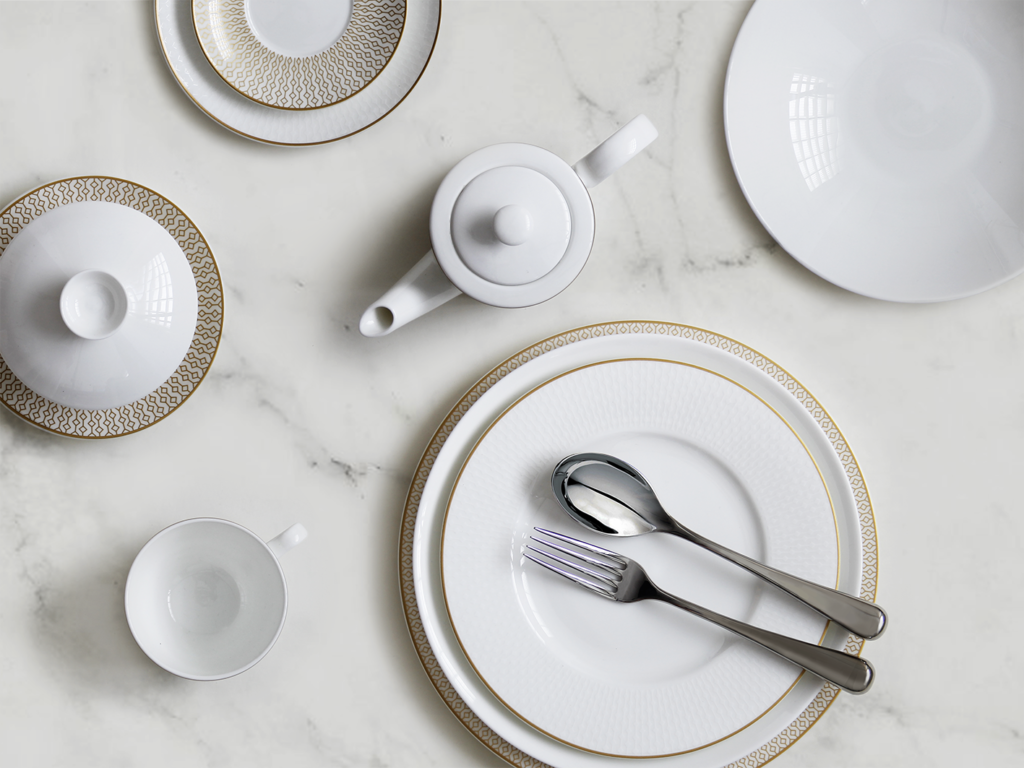 STARLUX FIRST Class Tableware; William Edwards Chinaware x Robert Welch Cutlery