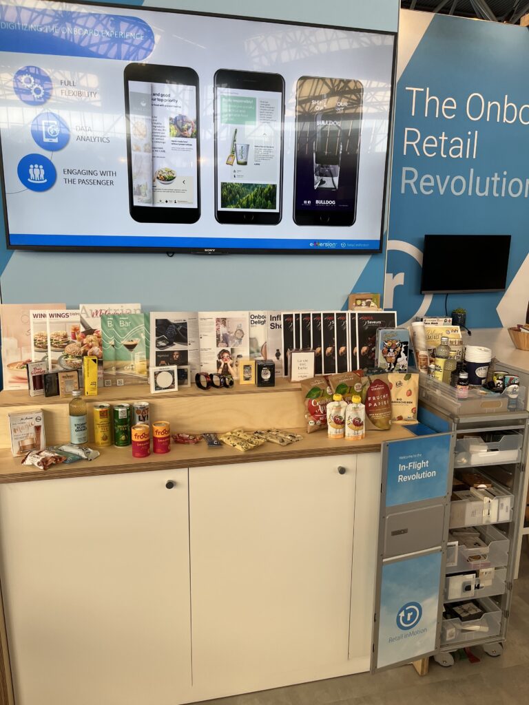 retail inMotion product display