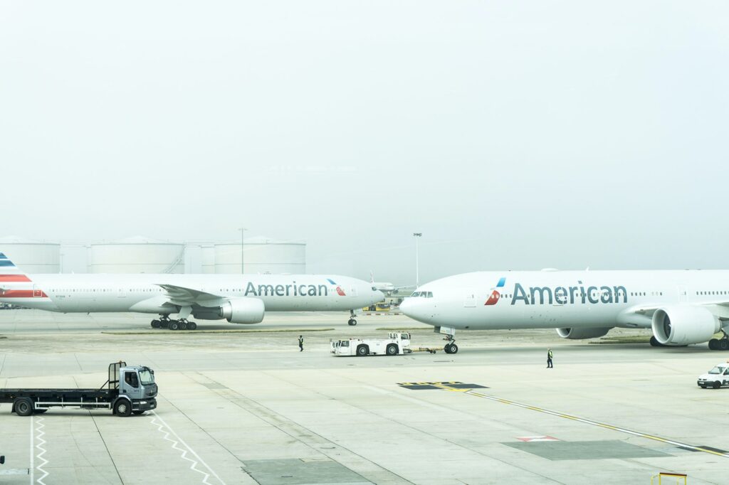 american airlines planes on runway